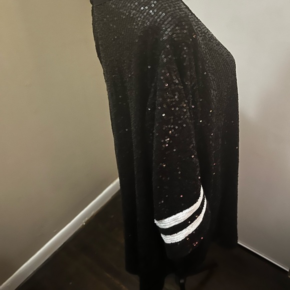 Torrid Abbey Blouse Size 6x - Picture 4 of 8